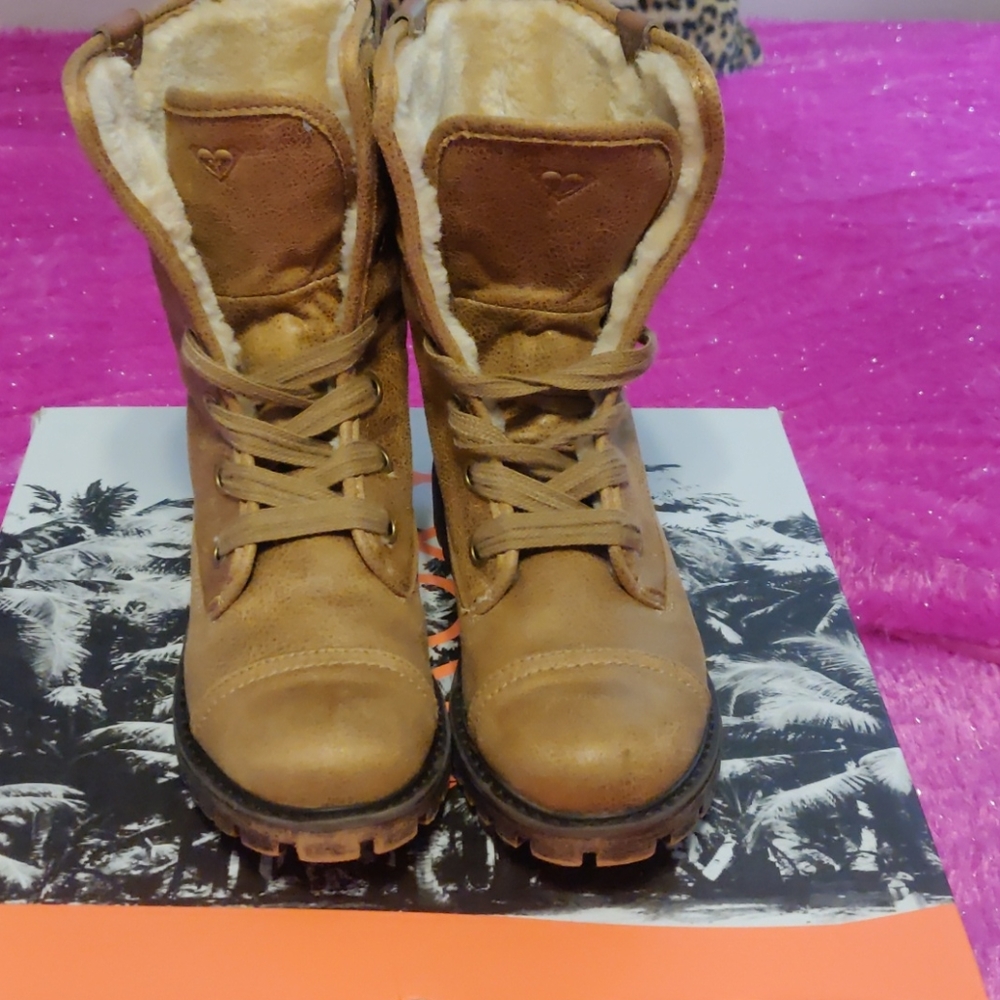Combat boots